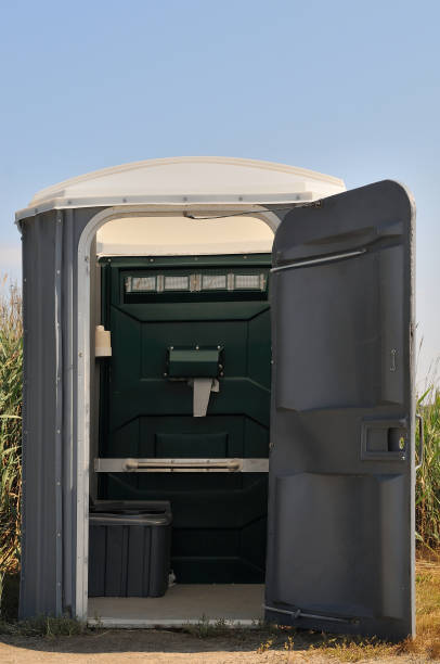 Best Luxury portable toilet rental  in Neodesha, KS